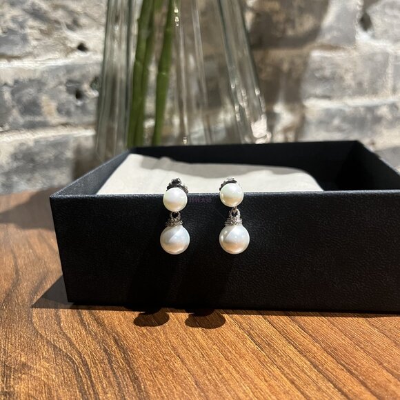 D̲a̲v̲i̲d̲ ̲Y̲u̲r̲m̲a̲n̲ Pearl Earrings - Picture 5 of 5